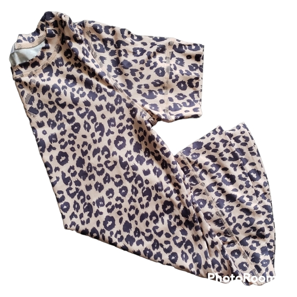 Lalala Womens Short Sleeve Round Neckline Cheetah Print in Peach in Size Small - Picture 3 of 4